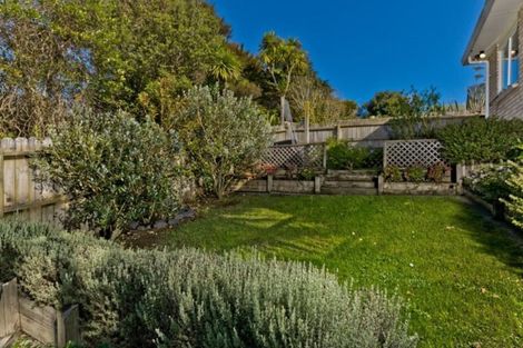 Photo of property in 133 Awaroa Road, Sunnyvale, Auckland, 0612