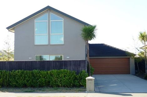 Photo of property in 16 Titirangi Crescent, Parklands, Christchurch, 8083