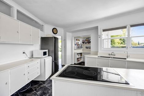 Photo of property in 161 South Road, Hawera, 4610