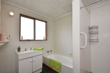 Photo of property in 1 Ferry Road, Tuatapere, 9620