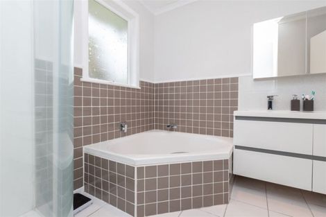 Photo of property in 11 Sacha Place, Glenview, Hamilton, 3206