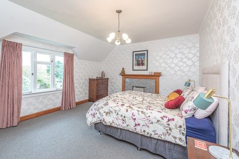 Photo of property in 12 Parsons Street, Saint Johns Hill, Whanganui, 4501