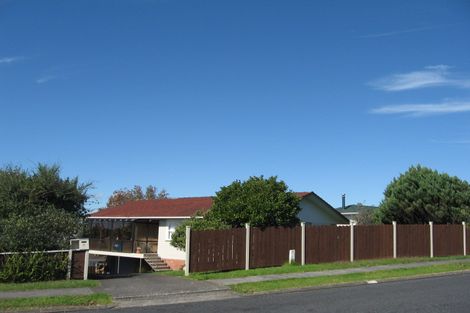 Photo of property in 23 La Trobe Street, Pakuranga Heights, Auckland, 2010