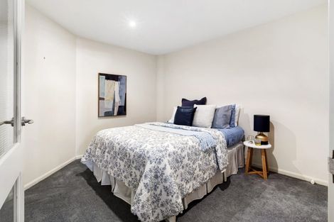 Photo of property in 2f/5 Kent Terrace, Mount Victoria, Wellington, 6011
