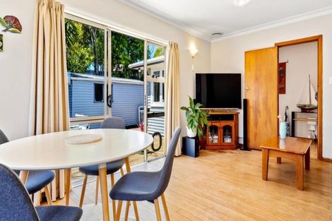 Photo of property in 50 Edmonton Road, Henderson, Auckland, 0612