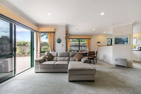 Photo of property in 1/11 Stewart Gibson Place, Manurewa, Auckland, 2105