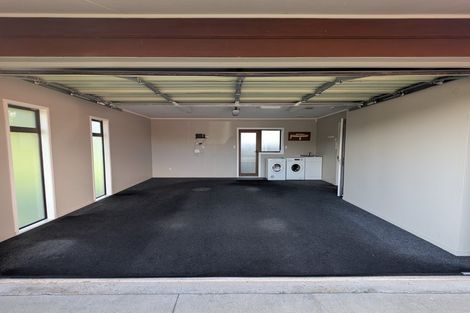 Photo of property in 10 Woodview Rise, Botany Downs, Auckland, 2010