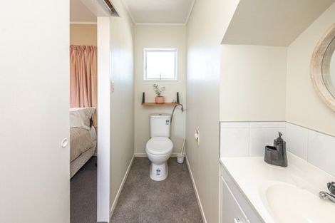 Photo of property in 6 Dickson Crescent, Saint Johns Hill, Whanganui, 4500