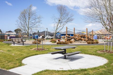 Photo of property in 8/8 Akoranga Place, Hornby, Christchurch, 8042