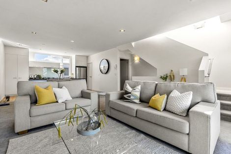 Photo of property in 2/4 Campbell Road, Takapuna, Auckland, 0622