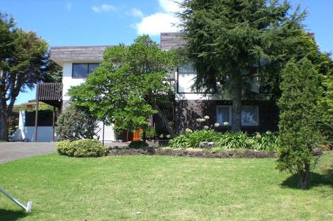 Photo of property in 18 Prince Regent Drive, Half Moon Bay, Auckland, 2012