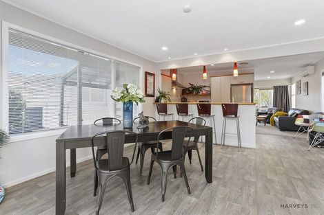 Photo of property in 45 Castleford Street, Green Bay, Auckland, 0604