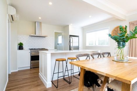 Photo of property in 2 Lovat Street, Havelock North, 4130