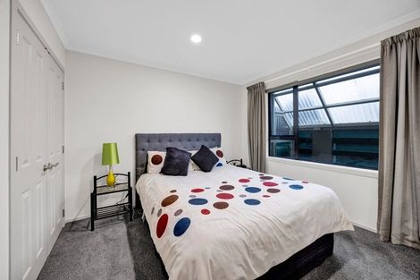 Photo of property in 19 Dolphin Parade, Bell Block, New Plymouth, 4312