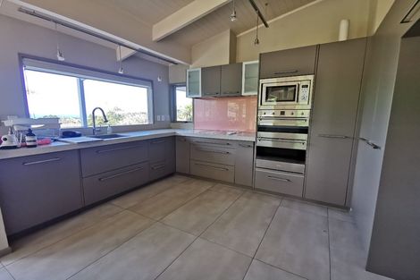 Photo of property in 9 Chevron Place, Castor Bay, Auckland, 0620