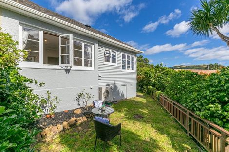 Photo of property in 16 Rodney Street, Northland, Wellington, 6012