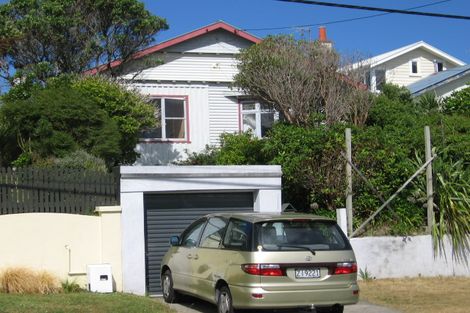 Photo of property in 103 The Ridgeway, Mornington, Wellington, 6021