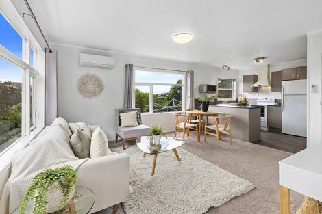 Photo of property in 3/27 Winston Street, Crofton Downs, Wellington, 6035