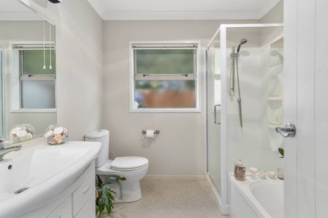 Photo of property in 1 Mckenna Lane, Omokoroa, 3114