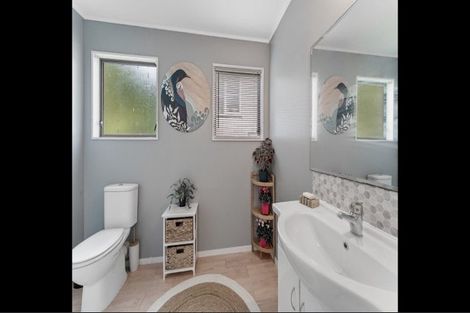 Photo of property in 10 Mamaku Street, Paraparaumu, 5032