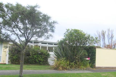 Photo of property in 14 Magnolia Grove, Maungaraki, Lower Hutt, 5010