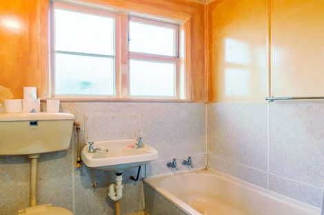 Photo of property in 17 Tawa Street, Edgecumbe, 3120