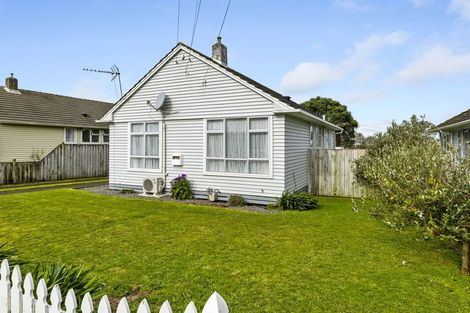 Photo of property in 67 Fairfield Road, Hawera, 4610