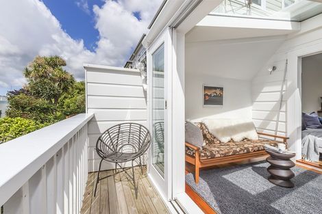 Photo of property in 33 Grant Road, Thorndon, Wellington, 6011