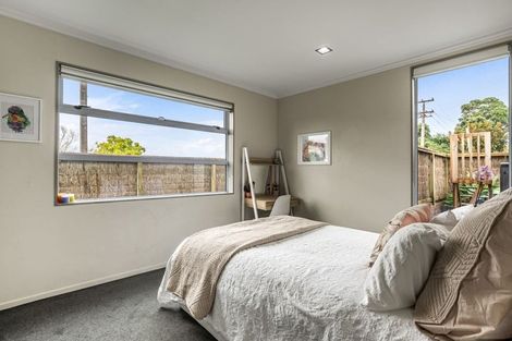 Photo of property in 90 Roberts Avenue, Belmont, Auckland, 0622