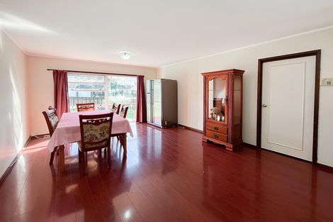 Photo of property in 11 Ravenstone Place, Chatswood, Auckland, 0626