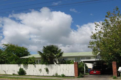 Photo of property in 36 East Coast Road, Milford, Auckland, 0620