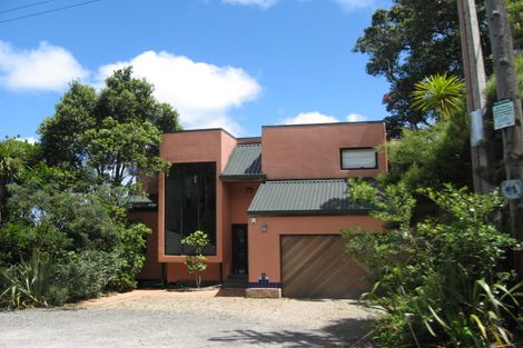 Photo of property in 90 Domain Crescent, Muriwai, 0881