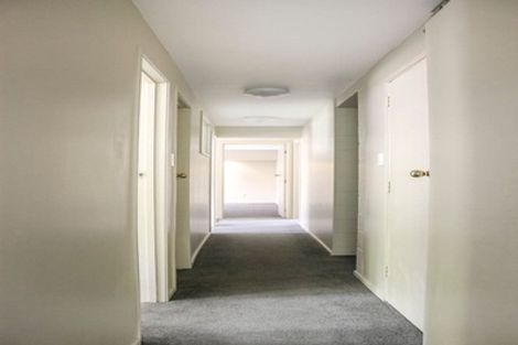 Photo of property in 17 Busby Hill, Havelock North, 4130