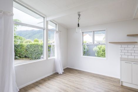 Photo of property in 32 Sylvan Avenue, Waikanae, 5036