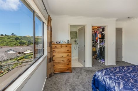Photo of property in 19 Te Puia Drive, Aotea, Porirua, 5024