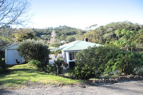 Photo of property in 24 Brind Road, Russell, 0202