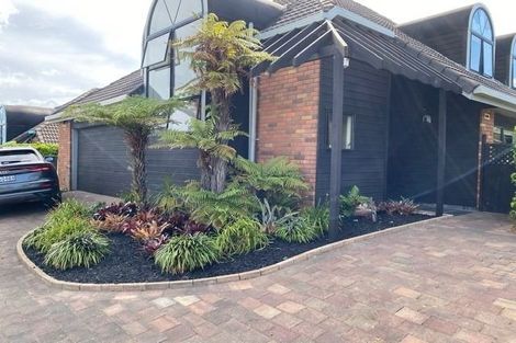 Photo of property in 2/2 Dallinghoe Crescent, Milford, Auckland, 0620