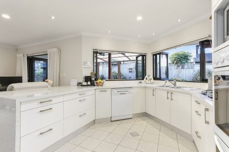 Photo of property in 8 Waimanu Bay Drive, Te Atatu Peninsula, Auckland, 0610
