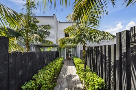 Photo of property in 41 Regina Street, Westmere, Auckland, 1022