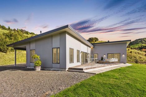 Photo of property in 16 Seafield Road, Eskdale, Napier, 4182