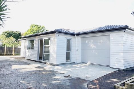 Photo of property in 17 Preston Avenue, Henderson, Auckland, 0610