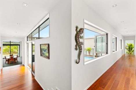 Photo of property in 8 Kerema Way, Schnapper Rock, Auckland, 0632