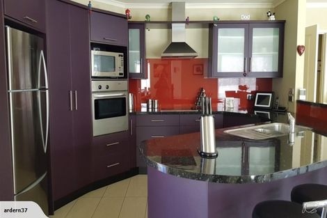 Photo of property in 20 Thames Street, Welbourn, New Plymouth, 4310