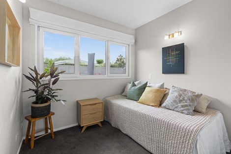 Photo of property in 18a Cambridge Terrace, Taradale, Napier, 4112