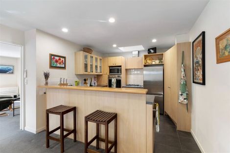 Photo of property in 77 Holly Road, St Albans, Christchurch, 8014