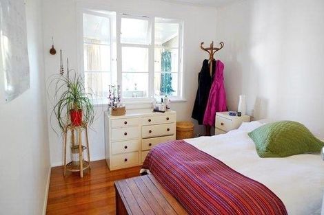 Photo of property in 20 Craigbank Avenue, New Lynn, Auckland, 0600