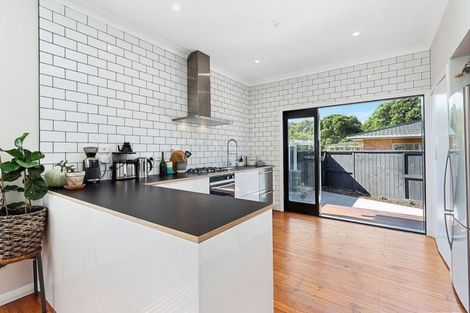 Photo of property in 62 Oxford Street, Tawa, Wellington, 5028