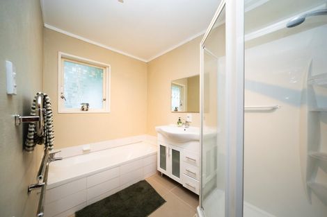 Photo of property in 12 Newnham Court, Tawa, Wellington, 5028