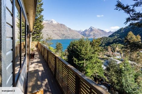 Photo of property in 26 Mackinnon Terrace, Sunshine Bay, Queenstown, 9300