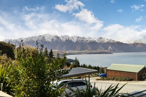 Photo of property in 129a Wynyard Crescent, Fernhill, Queenstown, 9300